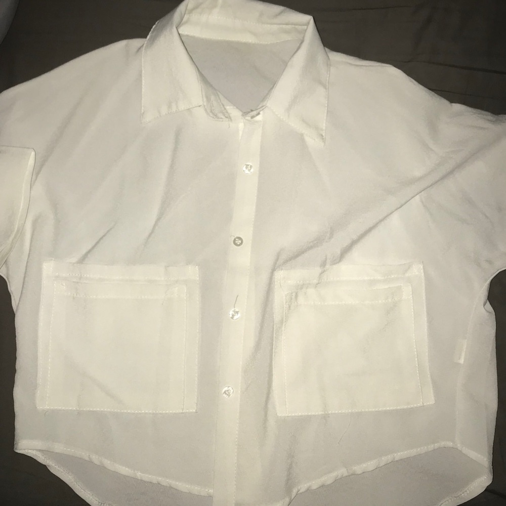 White short sleeved cropped blouse
